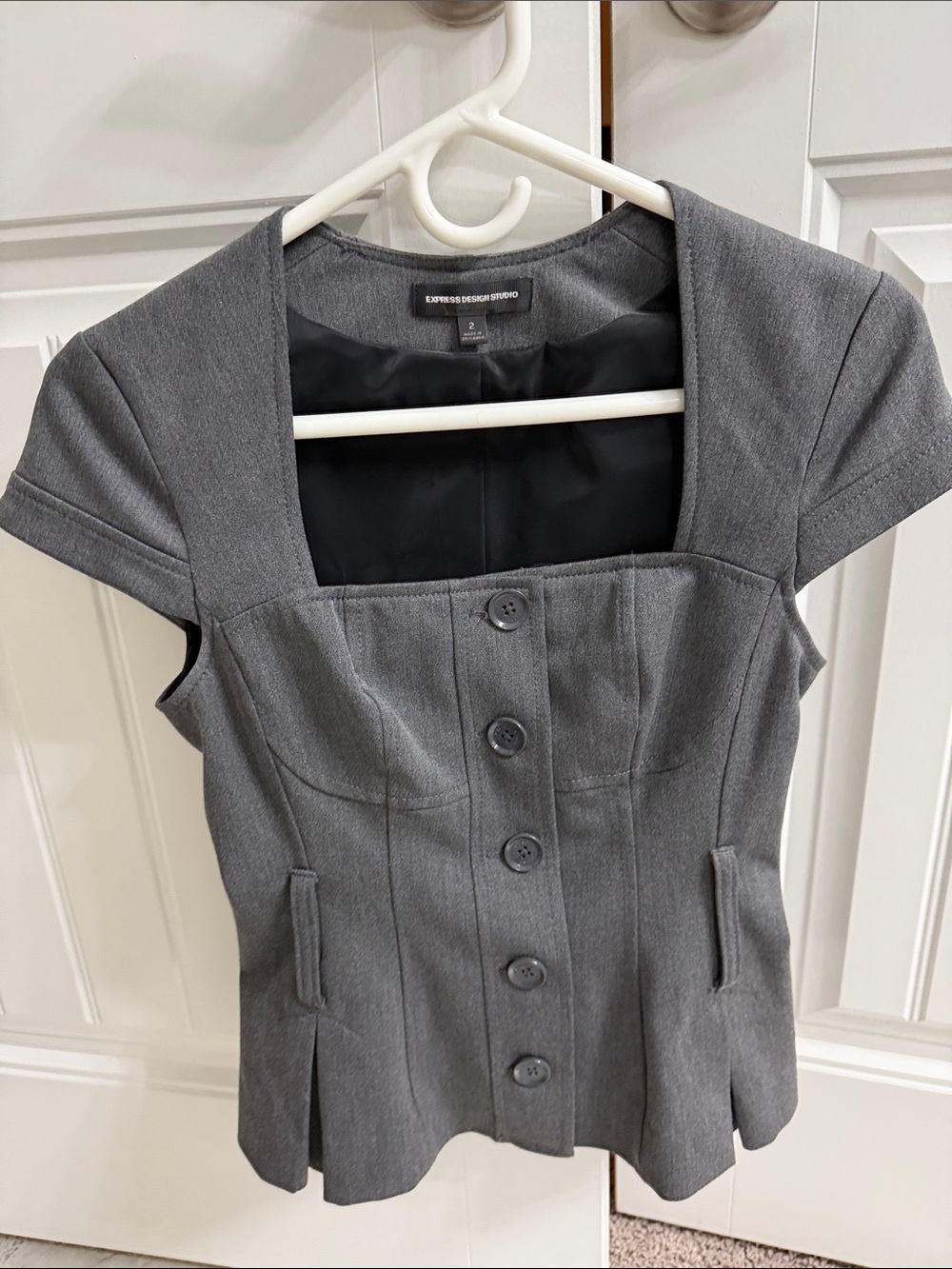 Express Gray Short-Sleeve Tailored Button Front Pantsuit Top
